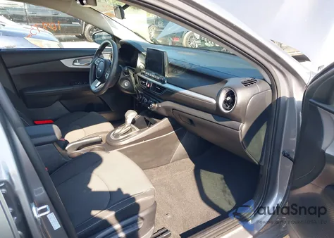 2024 Kia Forte Lxs z USA, uszkodzony, nr VIN 3KPF24AD8RE799172